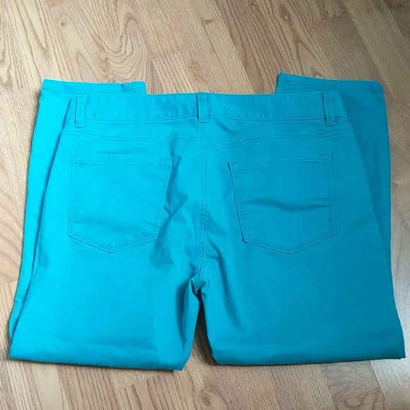 ⭐ Ann Taylor LOFT Turquoise Crop Pants Jeans Capri - Picture 6 of 7